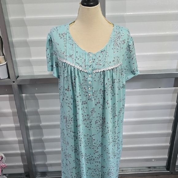 Secret Treasures Blue Chemise with Lace Trim and Flowy Sleeves - Picture 3 of 14